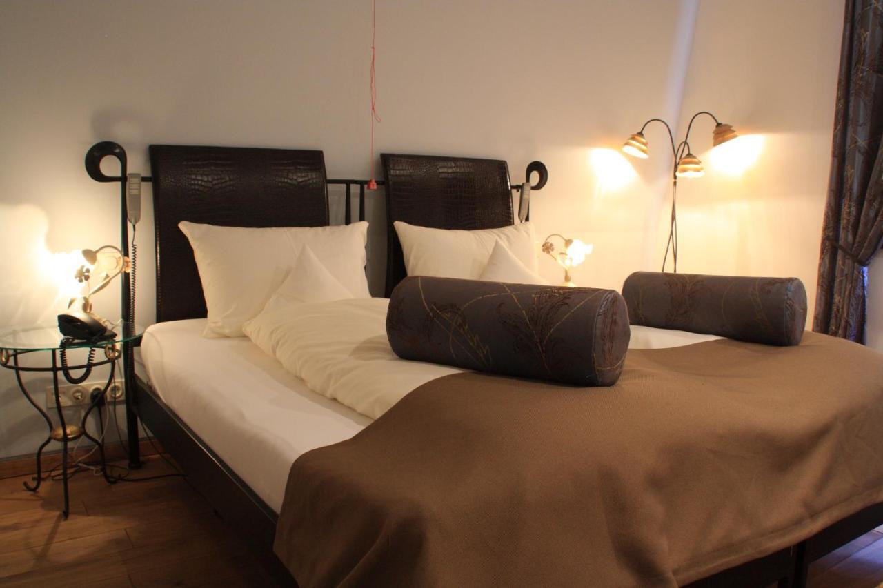 Hotel Residenz Im Schloss Neuweier Baden-Baden Ngoại thất bức ảnh